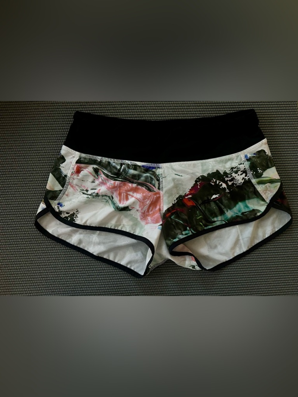Lululemon. Size 4 discontinued speed up short.